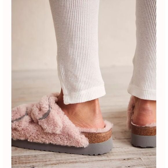 FREE PEOPLE Birkenstock Papillio
Arizona Teddy Shearling Sandals - Picture 4 of 9